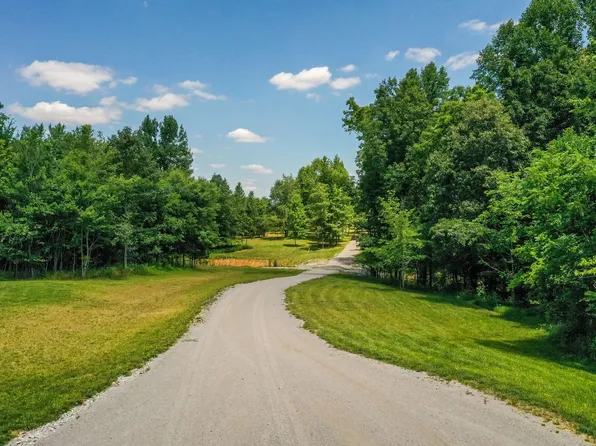 3863 West Rd, Springfield, TN 37172