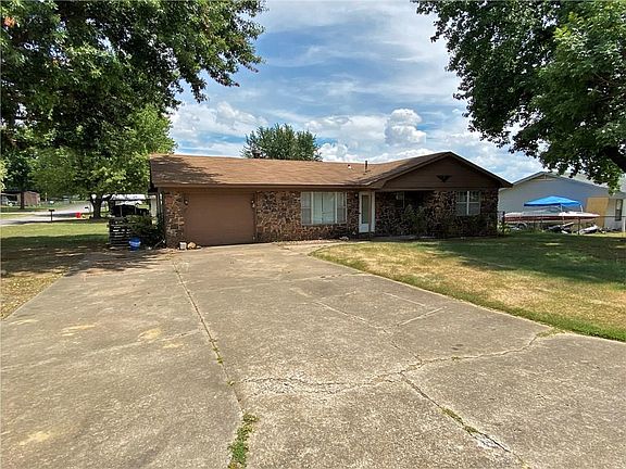 2nd image of 10 N 35th St