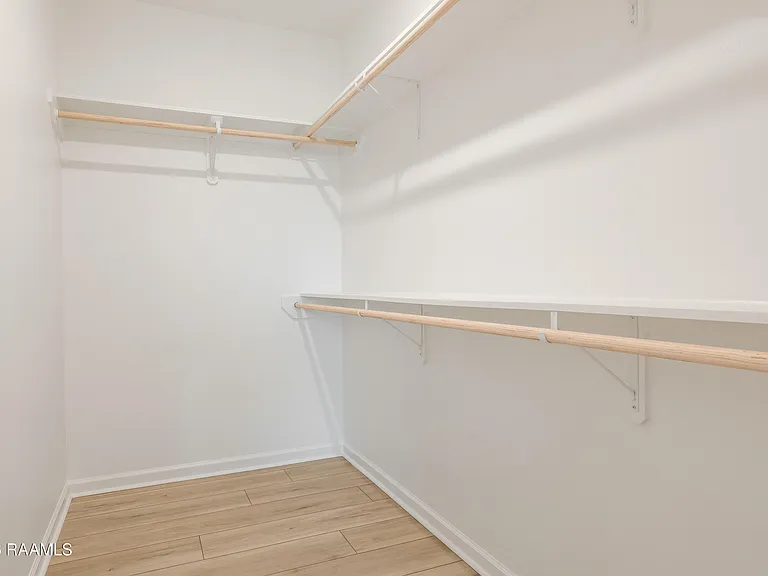 101 Bexley Ct — Photo 15