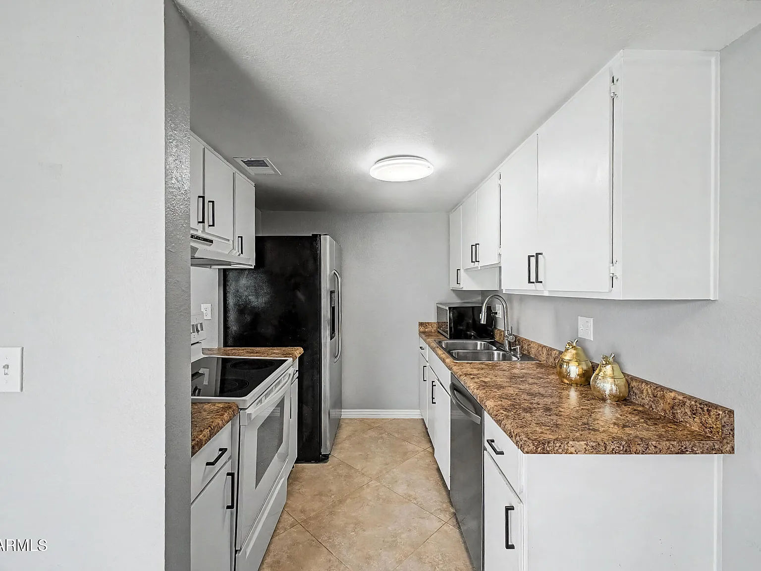 2 bed, 1.0 bath, 882 sqft, $1,650 — Photo 3