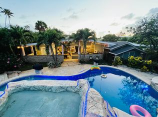 211 Portlock Rd, Honolulu, HI 96825