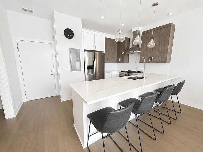 2218 W Madison St #313W — Photo 2