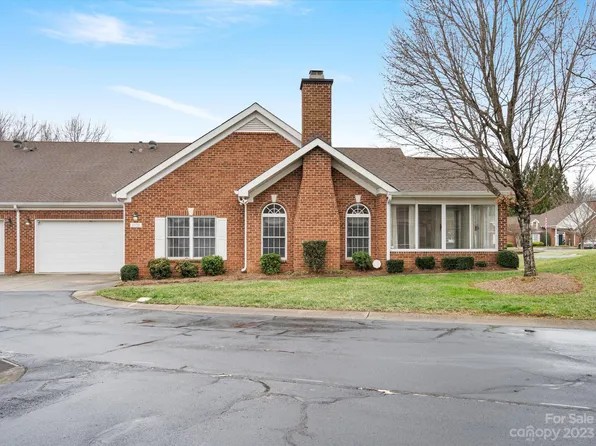 8339 Windsor Ridge Dr, Charlotte, NC 28277