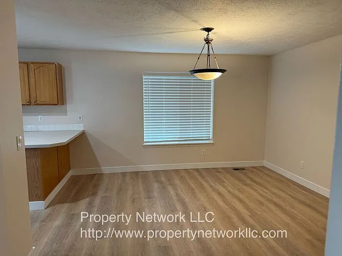 3 bed, 2.0 bath, 1455 sqft, $2,600 — Photo 4
