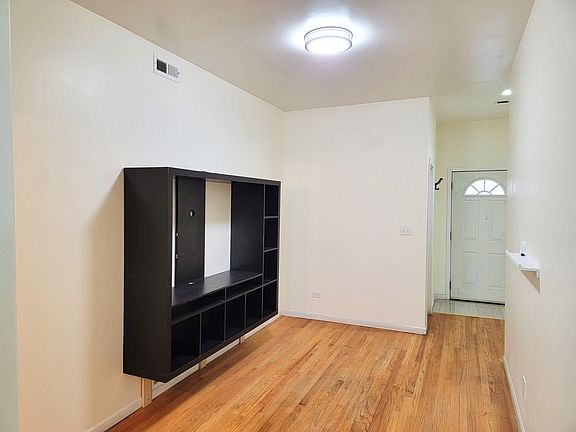 5th image of 2981 S Archer Ave Floor 1