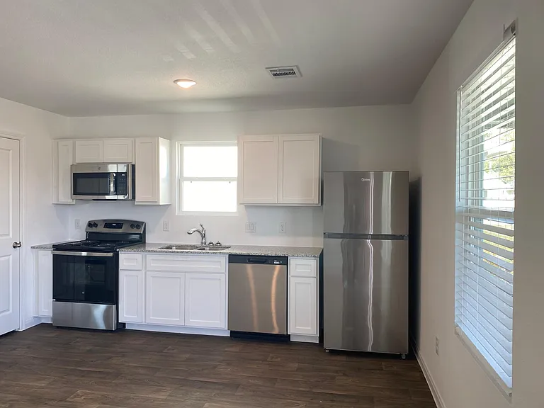 9710 Ruby Stone Way — Photo 3