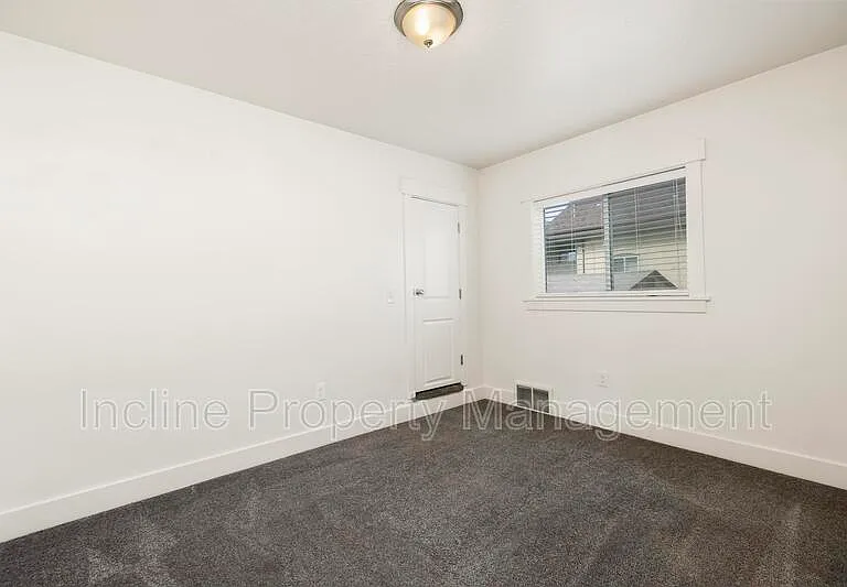 792 W 500 N — Photo 8