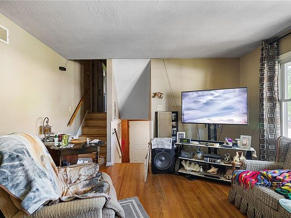 3rd image of 1729 N McCoy St