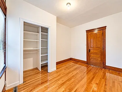 4 bed, 1225 sqft, $2,050 — Photo 3