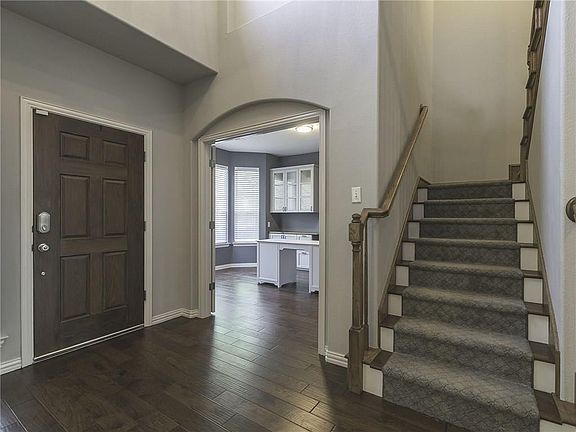 4th image of 2061 Glencoe Dr