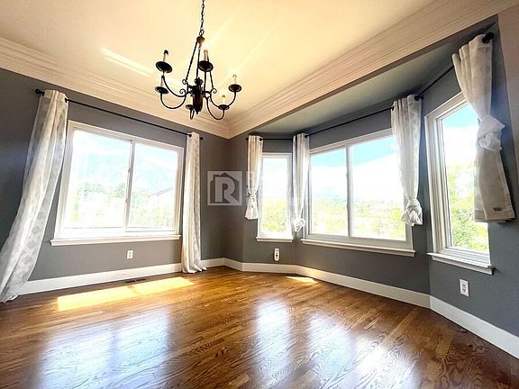 3rd image of 5016 Briscoglen Dr