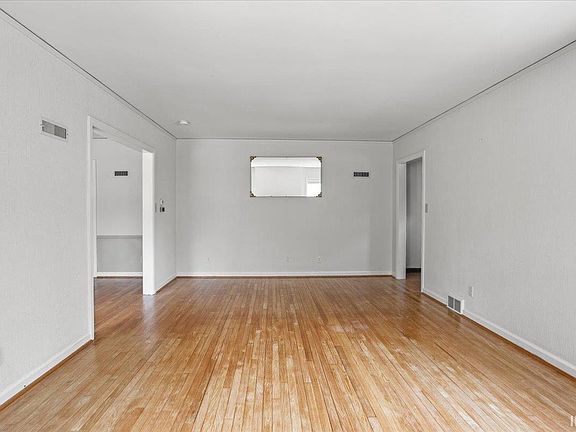 5th image of 835 Rose St