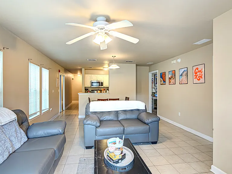 835 SW 9th St #GF2 — Photo 1