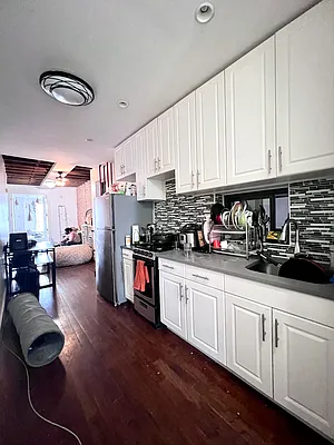 Rented by Rumah Realty Inc | media 13