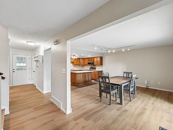 4th image of 4909 W Park Dr
