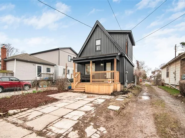7 Stapleton Ave, Hamilton, ON L8H 3N4