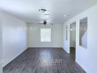4 bed, 2.5 bath, 1419 sqft, $2,628 — Photo 4