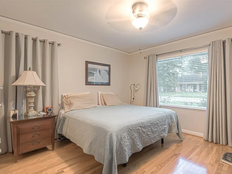 6414 Pineshade Ln — Photo 17