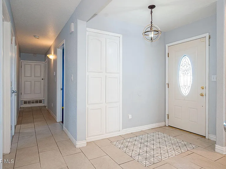 10805 Hitchcock Ave — Photo 9