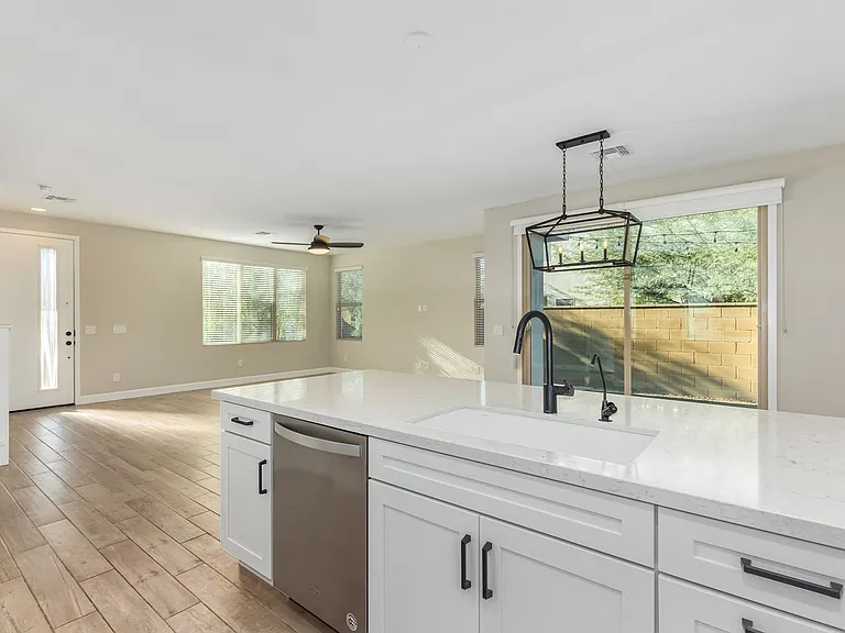 2026 W Desert Hollow Dr — Photo 21
