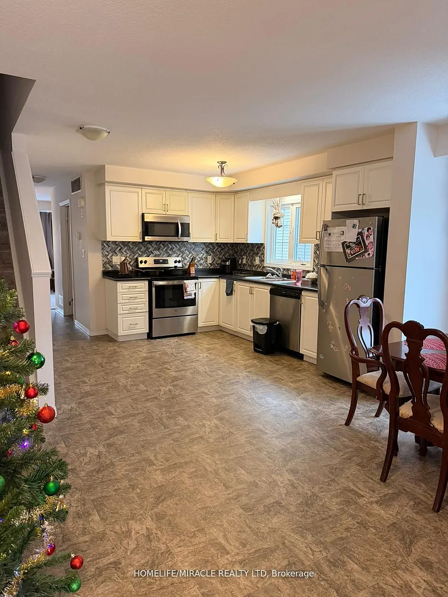 Building Photo - 3200 Singleton Ave #23