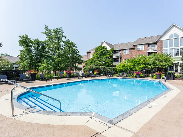 The Lakes of Schaumburg Apartment Homes — Photo 15