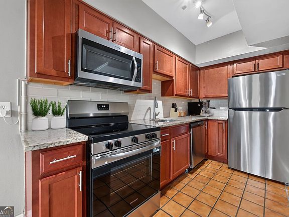 2nd image of 2855 Peachtree Rd #317