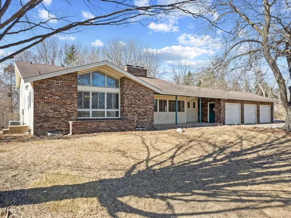 11550 Interlachen Rd, Chisago City, MN 55013