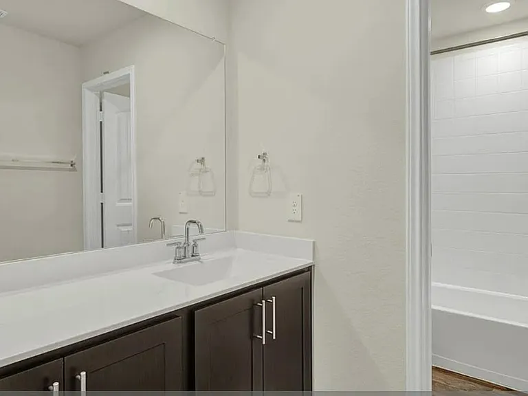 115 Bethpage Dr — Photo 11