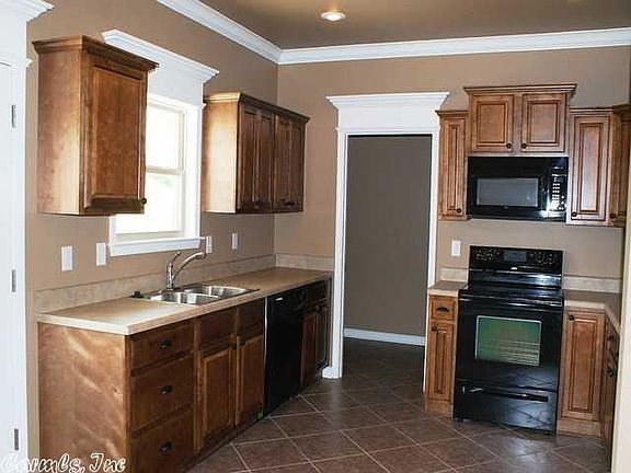3rd image of 617 Sanibel St