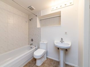272 E 5th St, North Vancouver, BC V7L 1L7