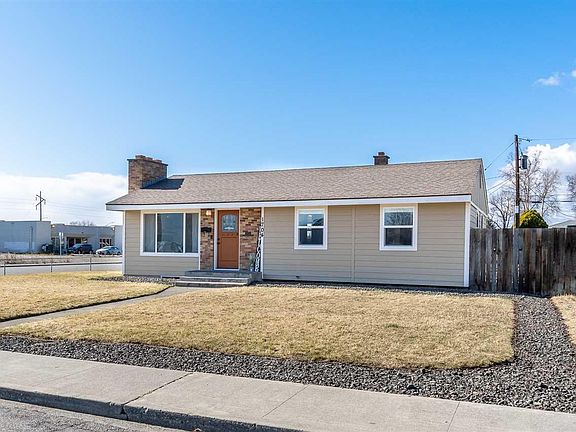 3rd image of 1704 N 22nd Ave