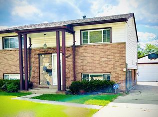 1716 Westchester St, Westland, MI 48186