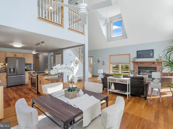 3765 Clarks Point Rd, Middle River, MD 21220