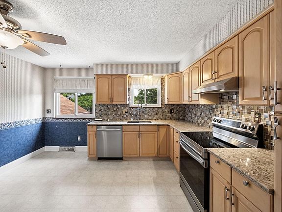 4th image of 5446 Mellowbrook Ct
