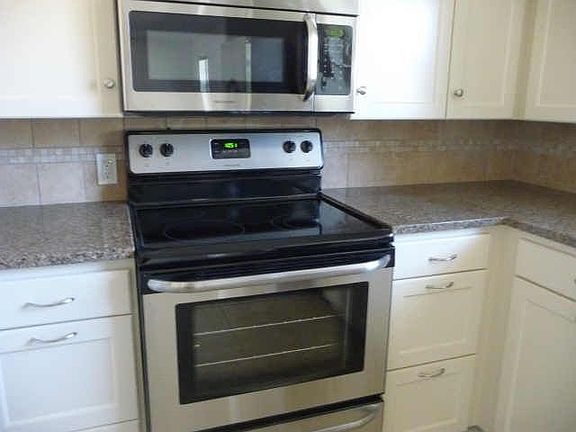 5th image of 1218 Cloverdale Dr