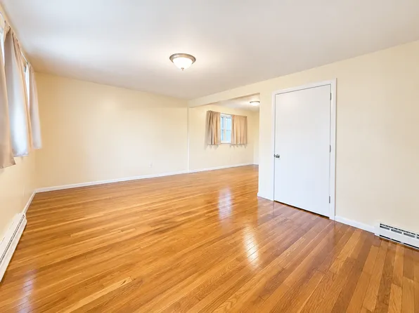 7 N Crescent Circuit #7, Brighton, MA 02135