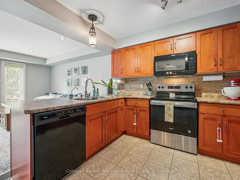 165 Terraview Cres #2 — Photo 11