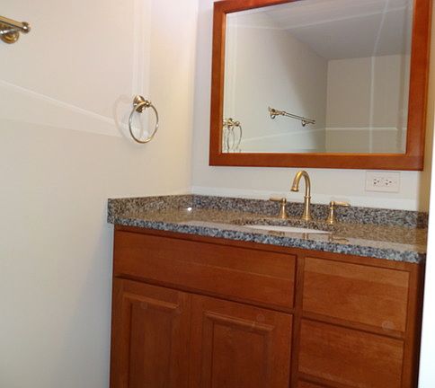4th image of 4828 S La Crosse Ave