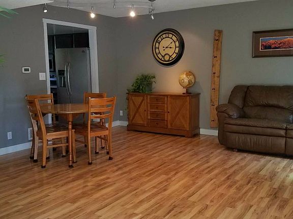 3rd image of 41 S Newland Ct