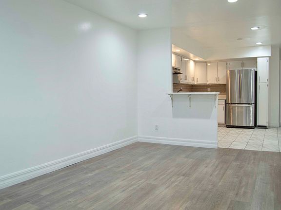 4th image of 4050 Wilder Ave #2