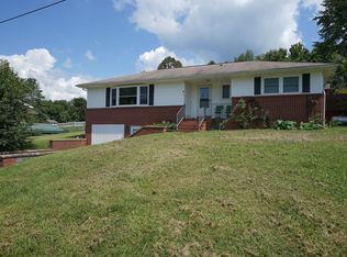 45 Battle St, Bryson City, NC 28713