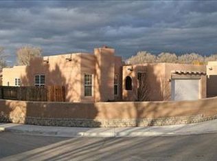 1001 Los Arboles Cir, Espanola, NM 87532