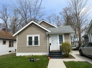 1128 Belleflower Rd, Akron, OH 44307