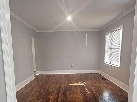 2nd image of 2138 Mulberry St