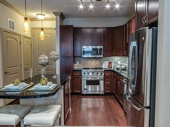 5th image of 4502 Dunlavy St #1700-919SF