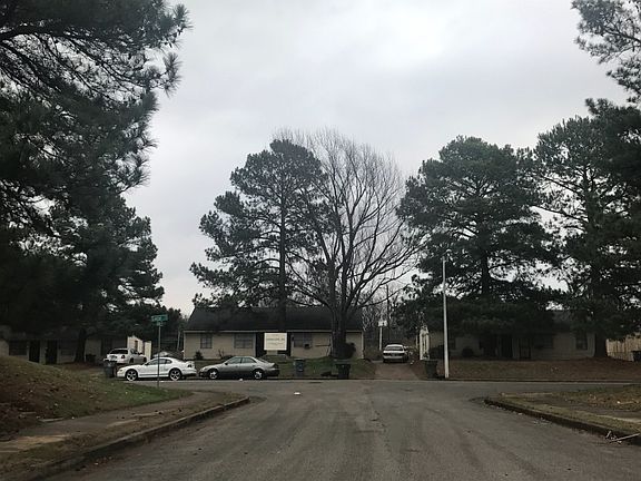 4th image of 2430 Lamar Ave