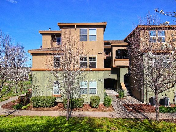 2nd image of 2230 Valley View Pkwy Unit 228