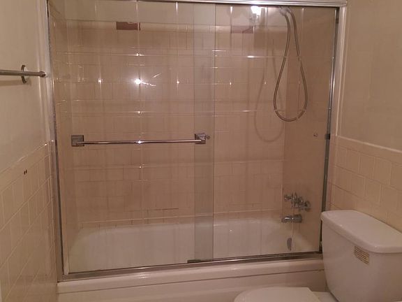 4th image of 511 Weedon St #B