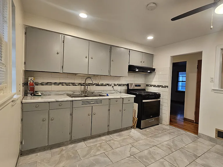 3601 Fillmore St — Photo 4
